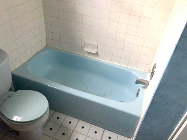 Blue tub before 3