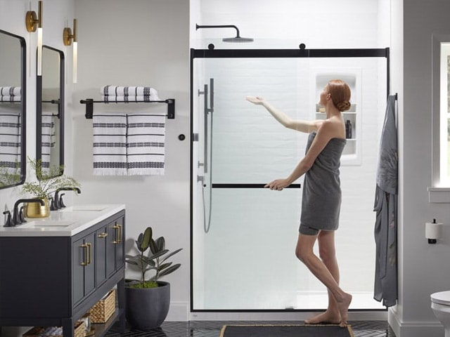 pjf-reveal-by-kohler-installers-bath-landing-body03 Fits Your Existing Tub Space